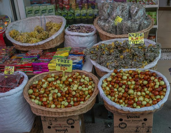 Comment servir une sauce de manière élégante dans une saucière
